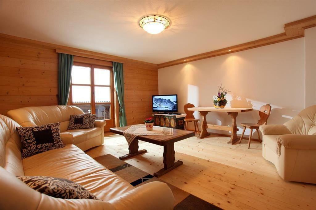 Haus Waldhof Apartment Brixen im Thale Exterior foto